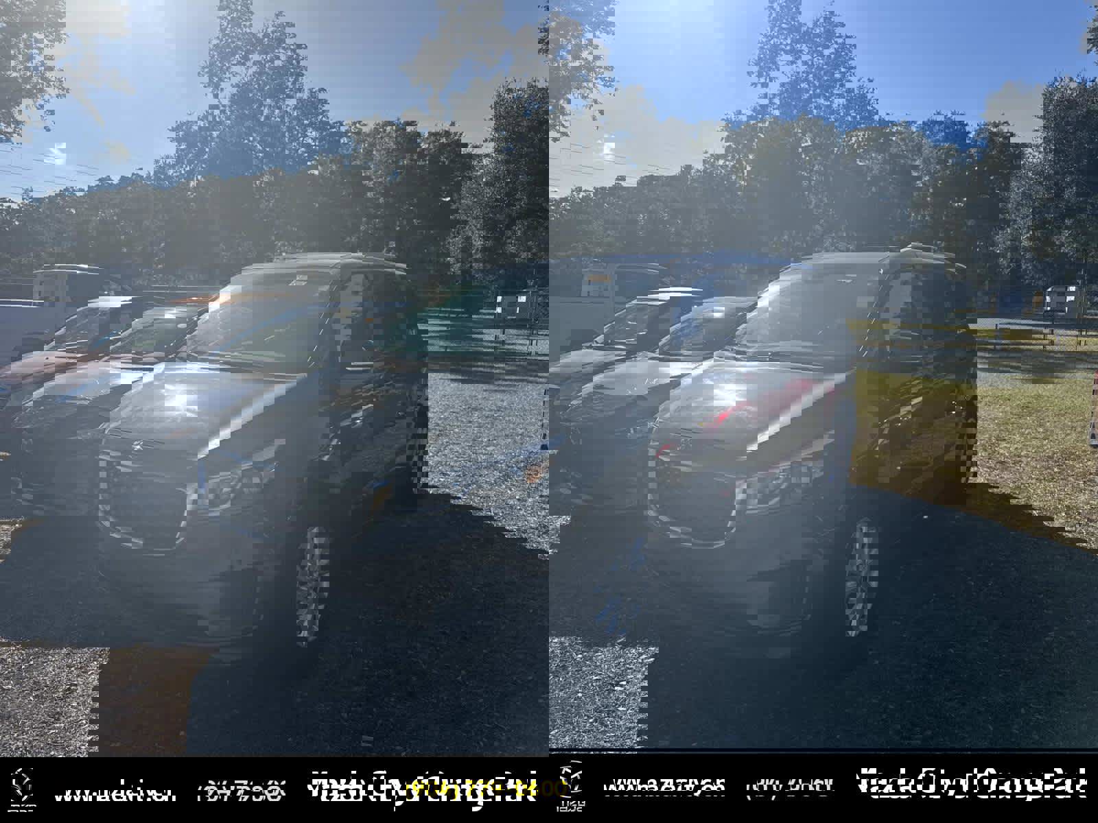 Used 2017 Kia Sedona LX w/ LX Essentials Premium Package image 1