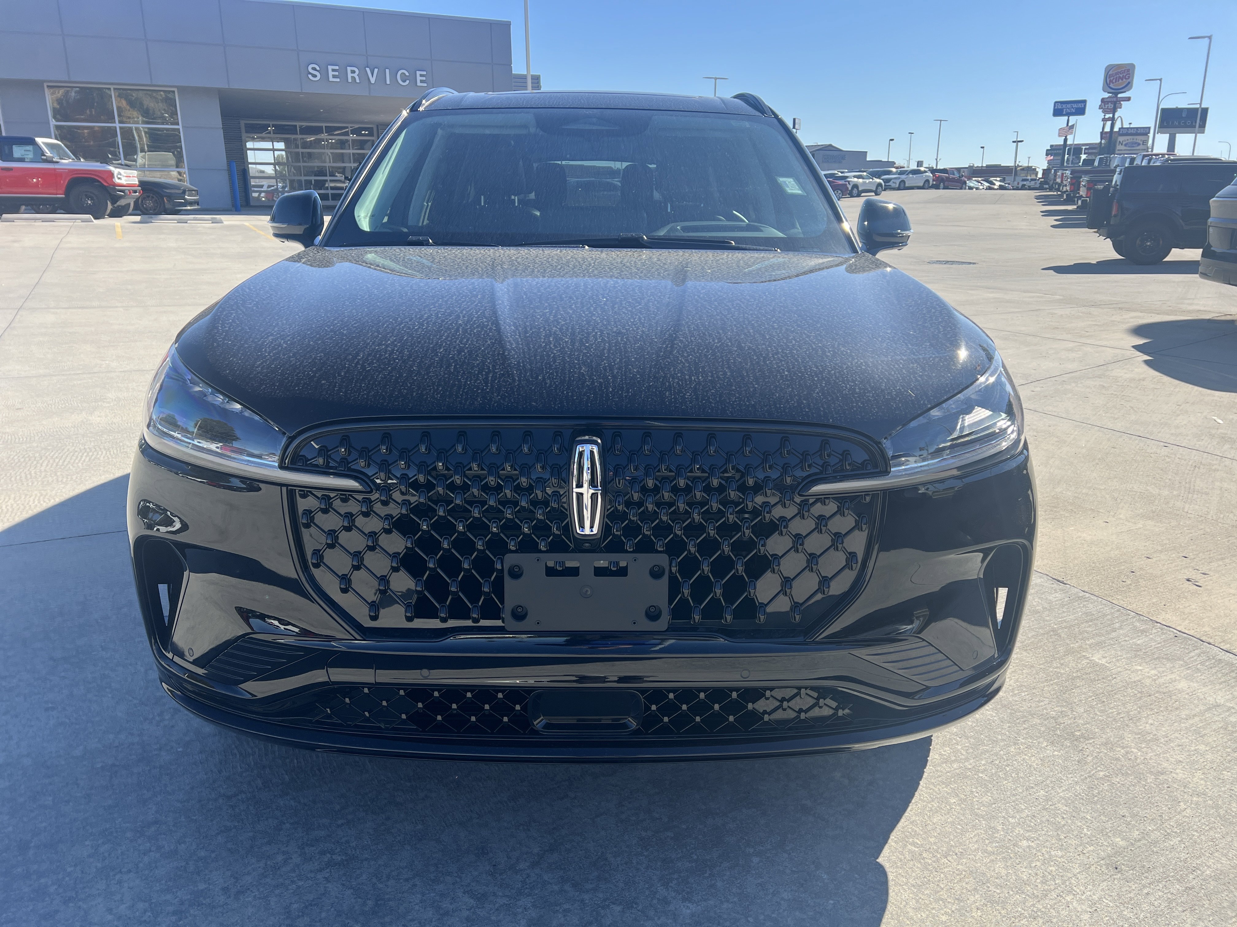 New 2026 Lincoln Aviator AWD image 2