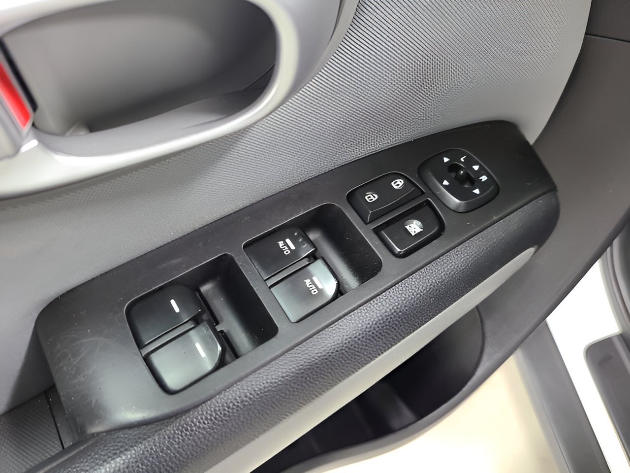 Used 2014 Kia Soul + FWD image 18