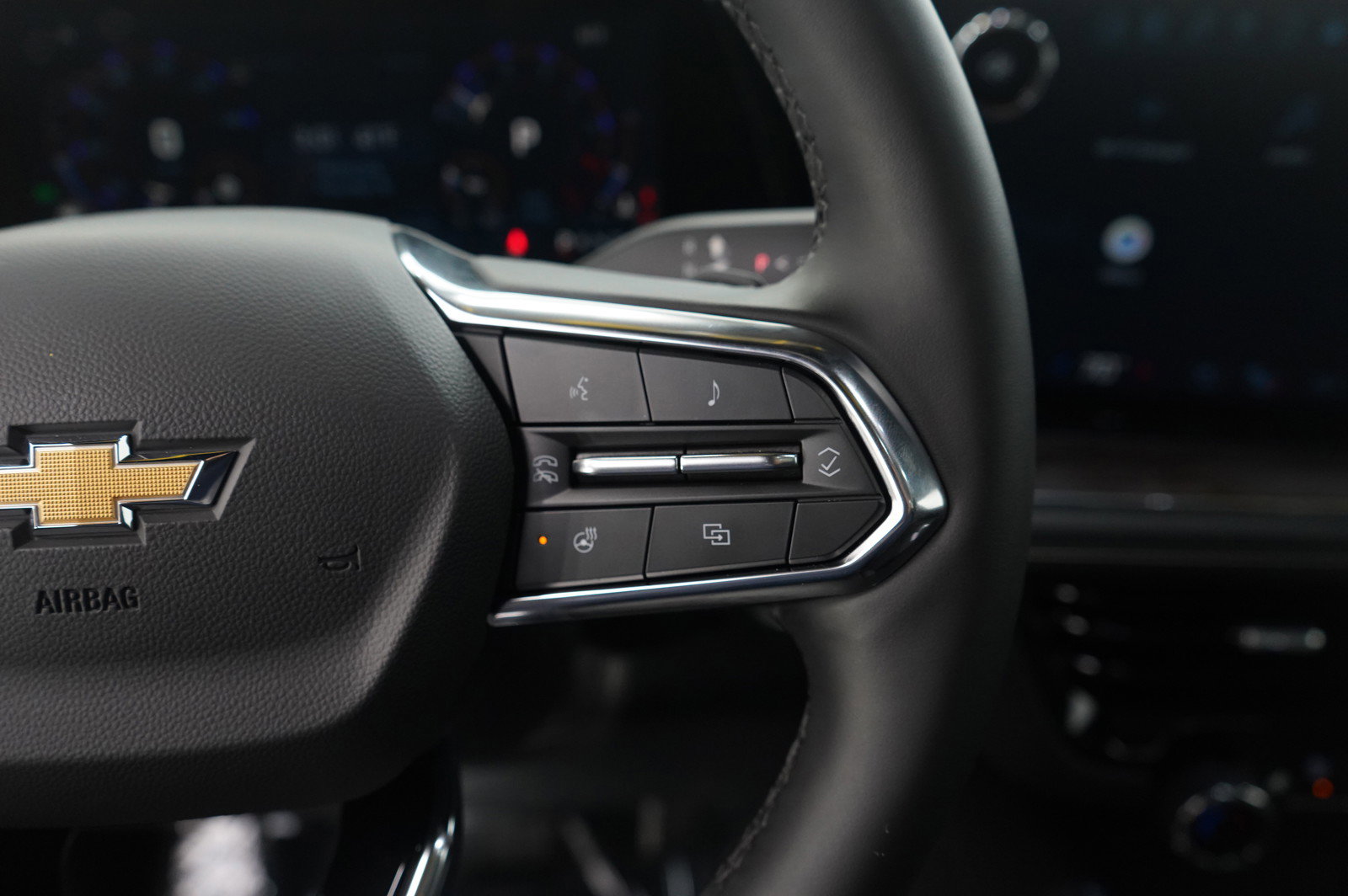 Used 2025 Chevrolet Suburban Premier image 19