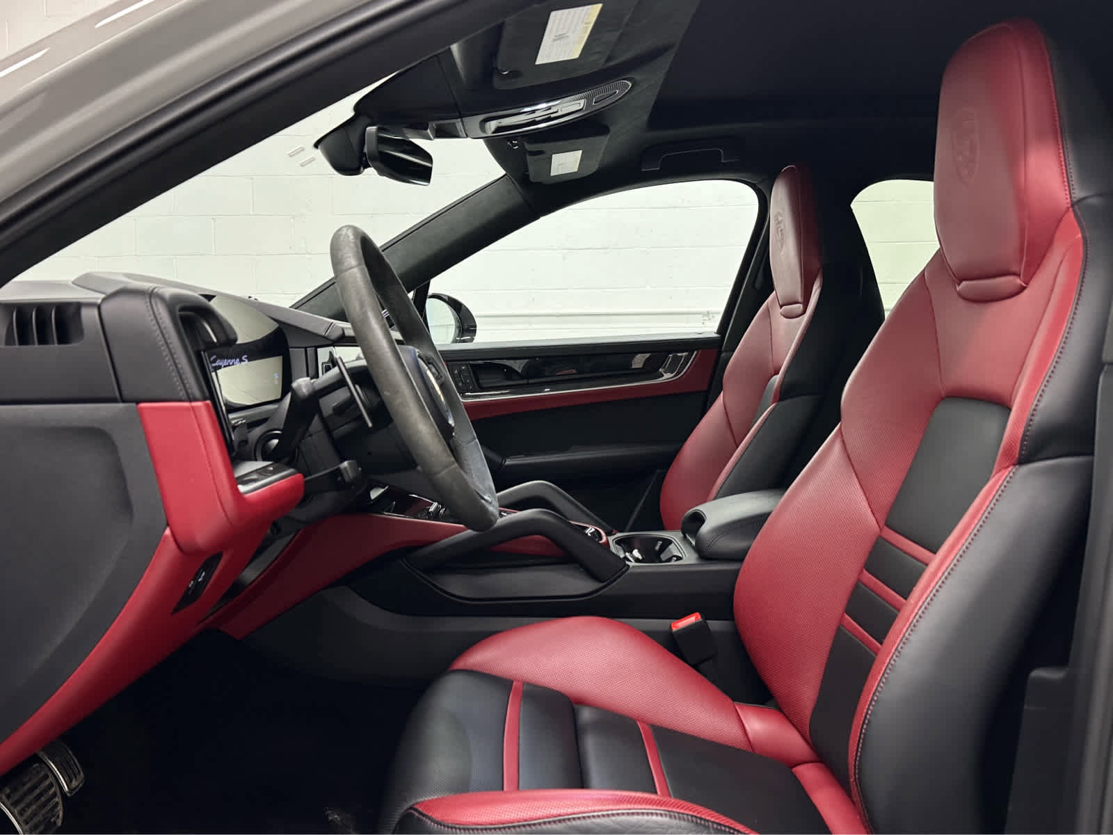 Used 2024 Porsche Cayenne S image 11