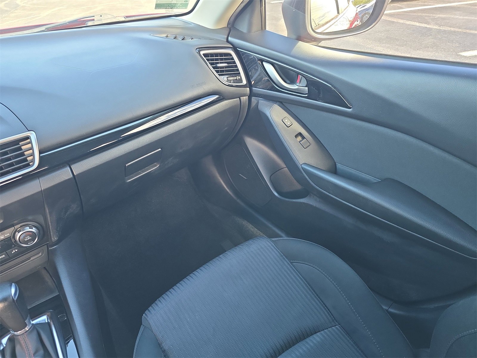 Used 2016 MAZDA MAZDA3 i Touring w/ Popular Equipment Package image 12