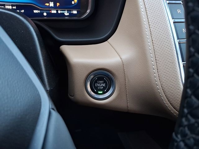 Used 2023 Chevrolet Tahoe Premier AWD/4WD image 24