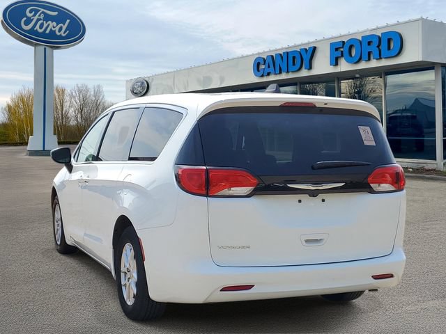 Used 2023 Chrysler Voyager LX FWD image 3