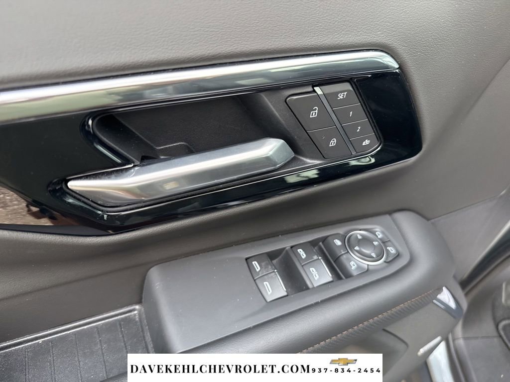 Used 2025 Chevrolet Tahoe High Country image 9