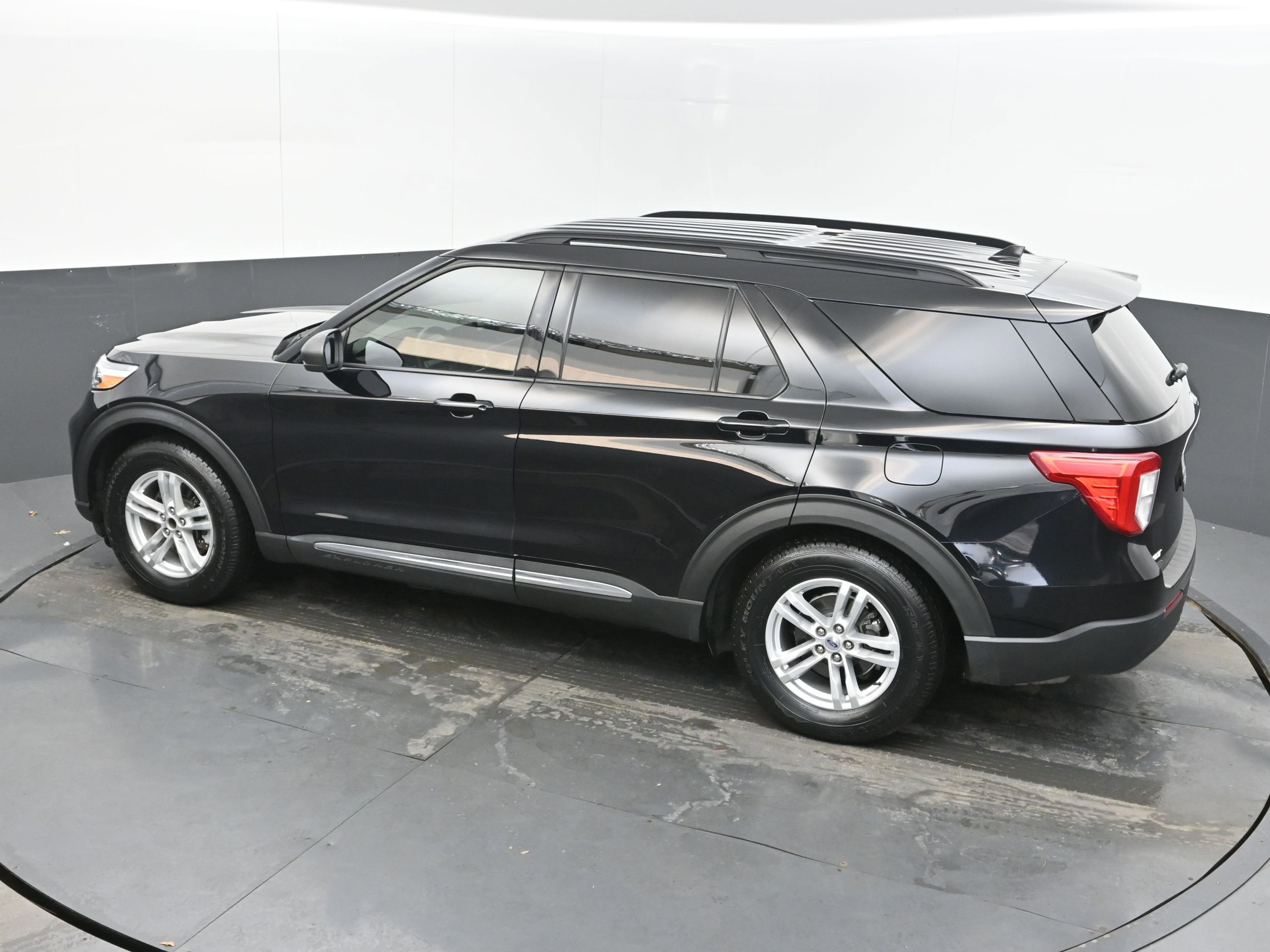 Used 2020 Ford Explorer XLT w/ Class III Trailer Tow Package image 37