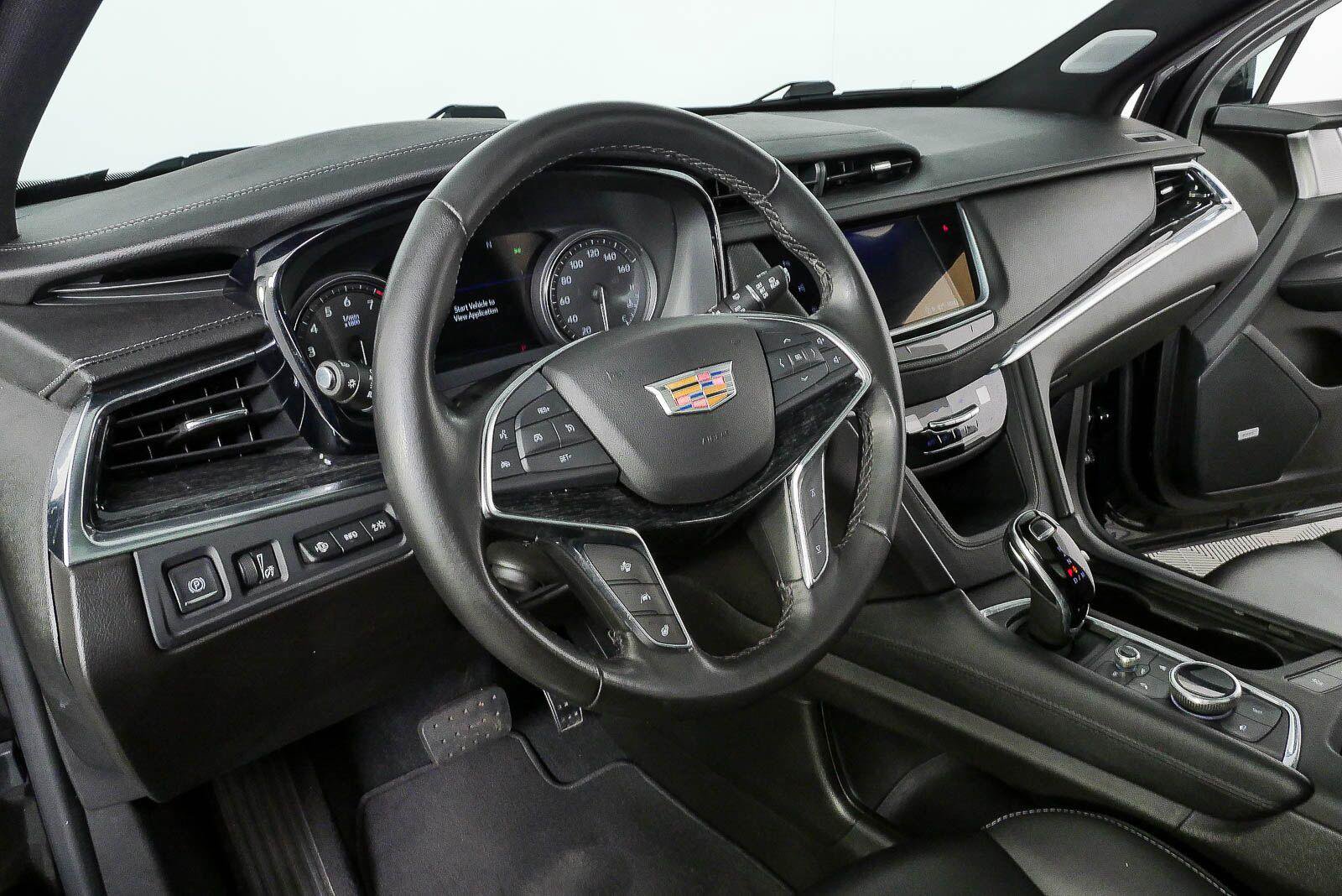 Certified 2023 Cadillac XT5 Premium Luxury w/ Technology Package FWD image 4
