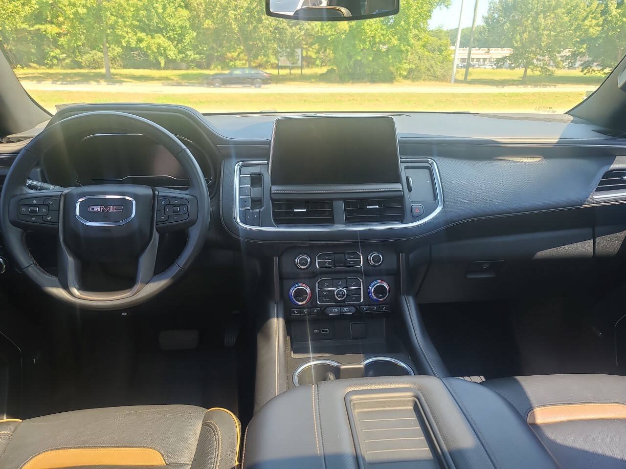 Used 2022 GMC Yukon XL AT4 AWD/4WD image 35