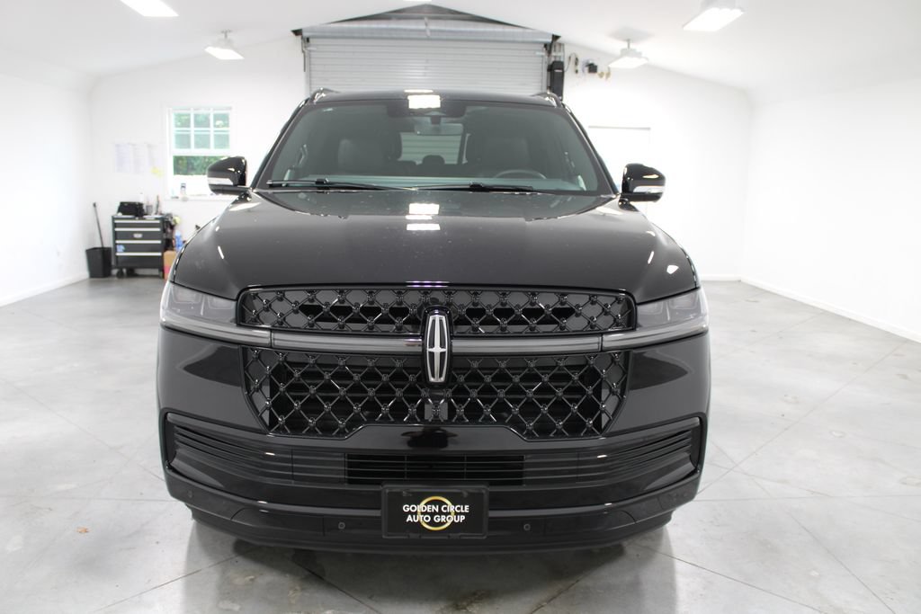 New 2027 Lincoln Navigator Reserve w/ Jet Appearance Package AWD/4WD image 2
