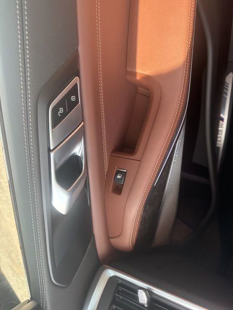 Used 2025 BMW X5 M60i w/ Executive Package image 21