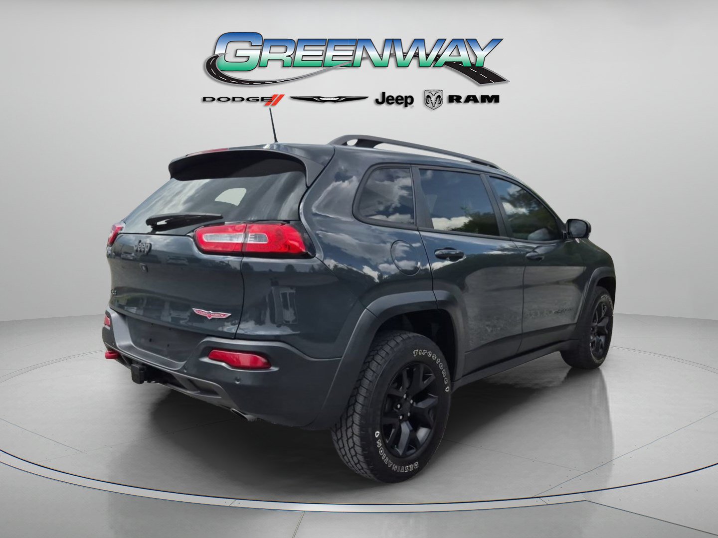 Used 2016 Jeep Cherokee Trailhawk w/ Leather Interior Group AWD/4WD image 3