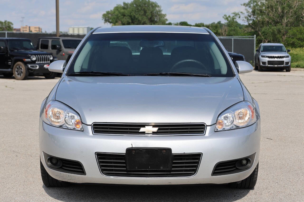 Used 2011 Chevrolet Impala LT w/ Luxury Edition Package FWD image 2