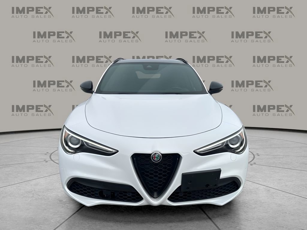 Used 2022 Alfa Romeo Stelvio Veloce image 9