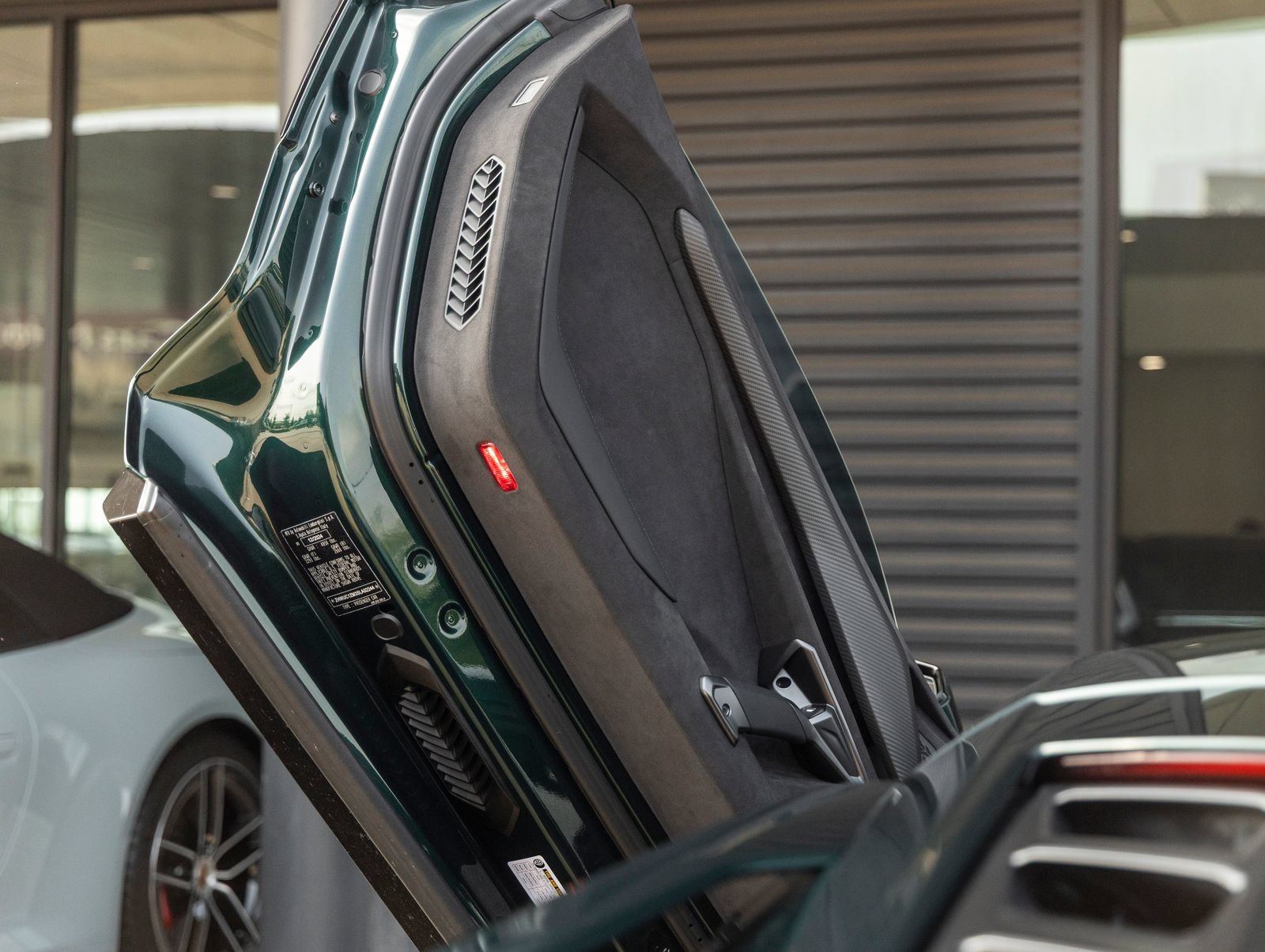 Used 2025 Lamborghini Revuelto AWD/4WD image 25