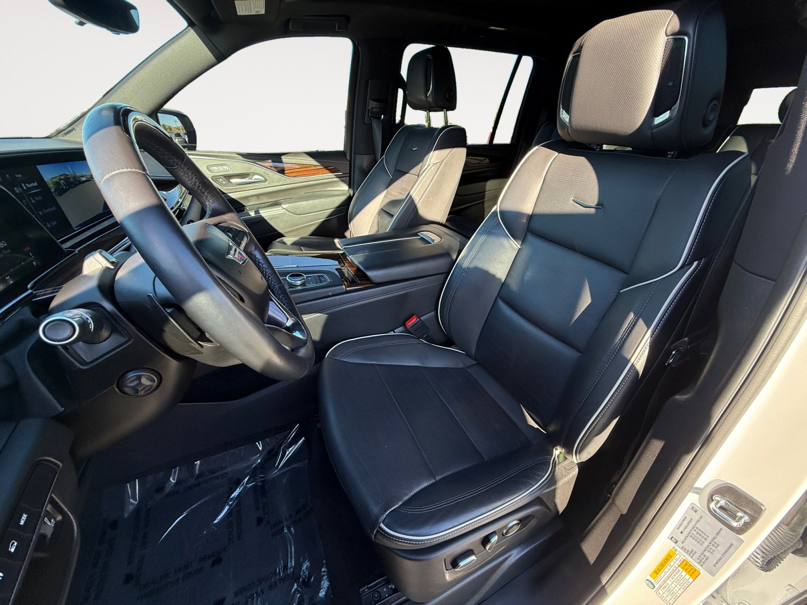 Used 2023 Cadillac Escalade ESV Premium Luxury image 10