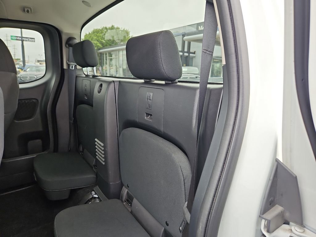 Used 2022 Nissan Frontier S RWD image 15