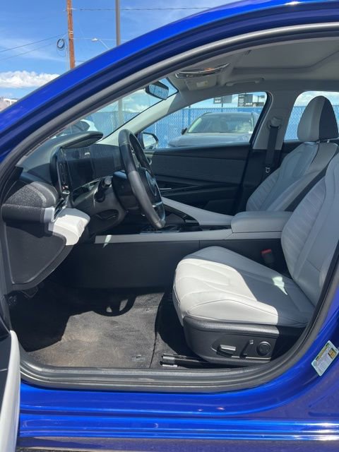Used 2025 Hyundai Elantra Limited image 24
