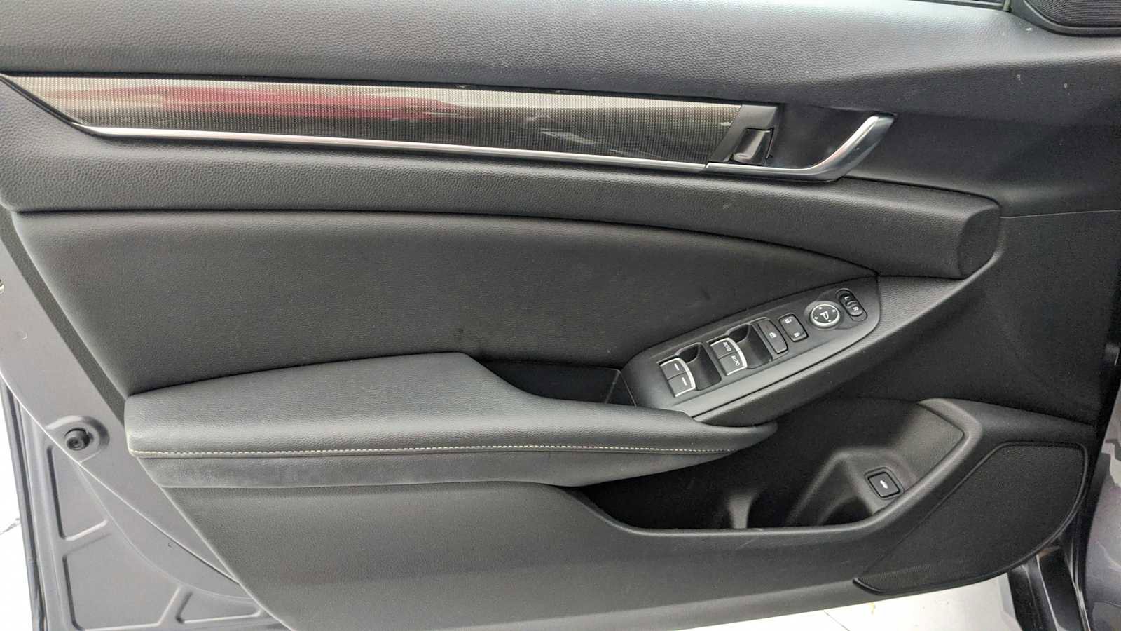 Used 2019 Honda Accord Sport image 14