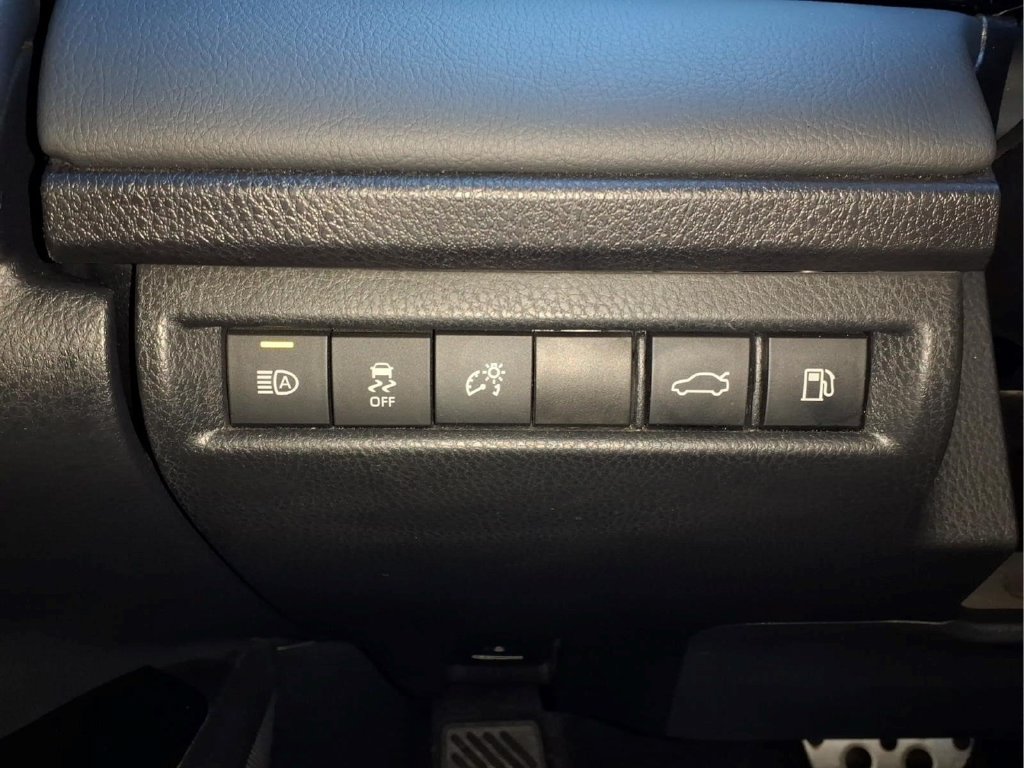 Used 2025 Toyota Camry XSE FWD image 25