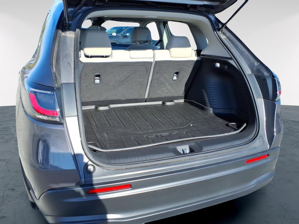 Used 2023 Honda HR-V LX image 9