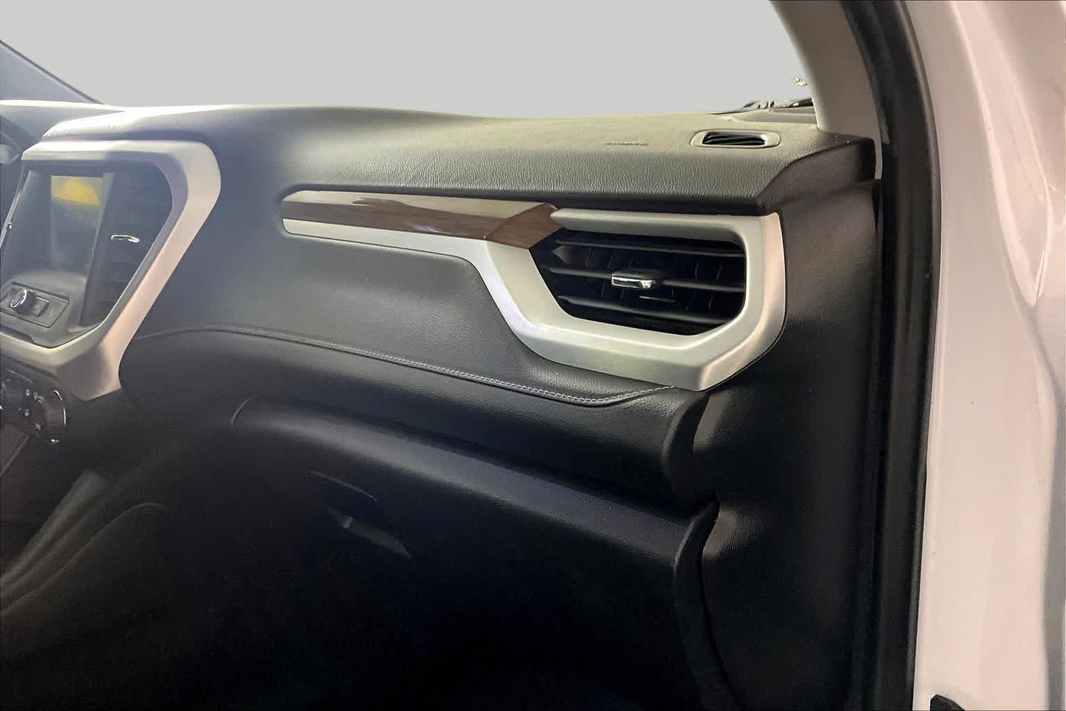 Used 2019 GMC Acadia SLE FWD image 18