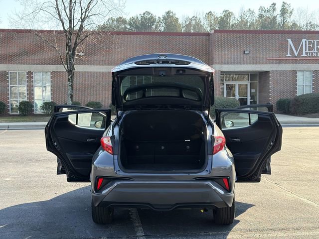 Used 2022 Toyota C-HR XLE FWD image 11