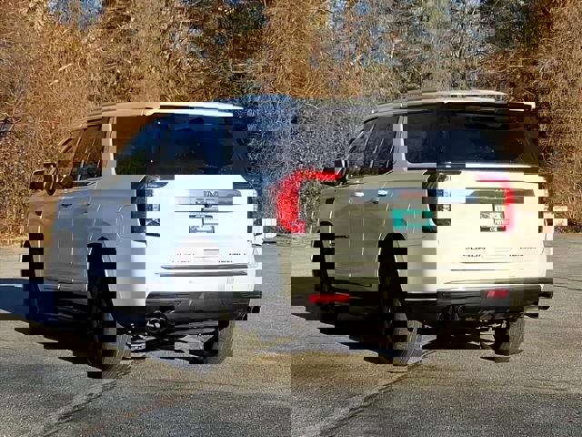 Certified 2022 GMC Yukon Denali image 5