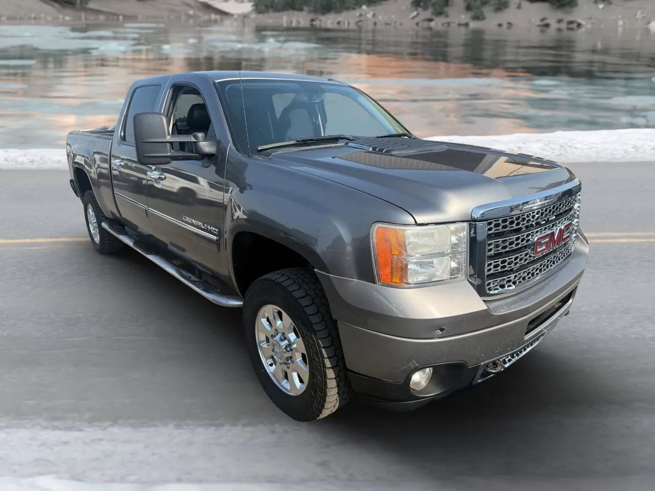 Used 2012 GMC Sierra 2500 Denali image 1
