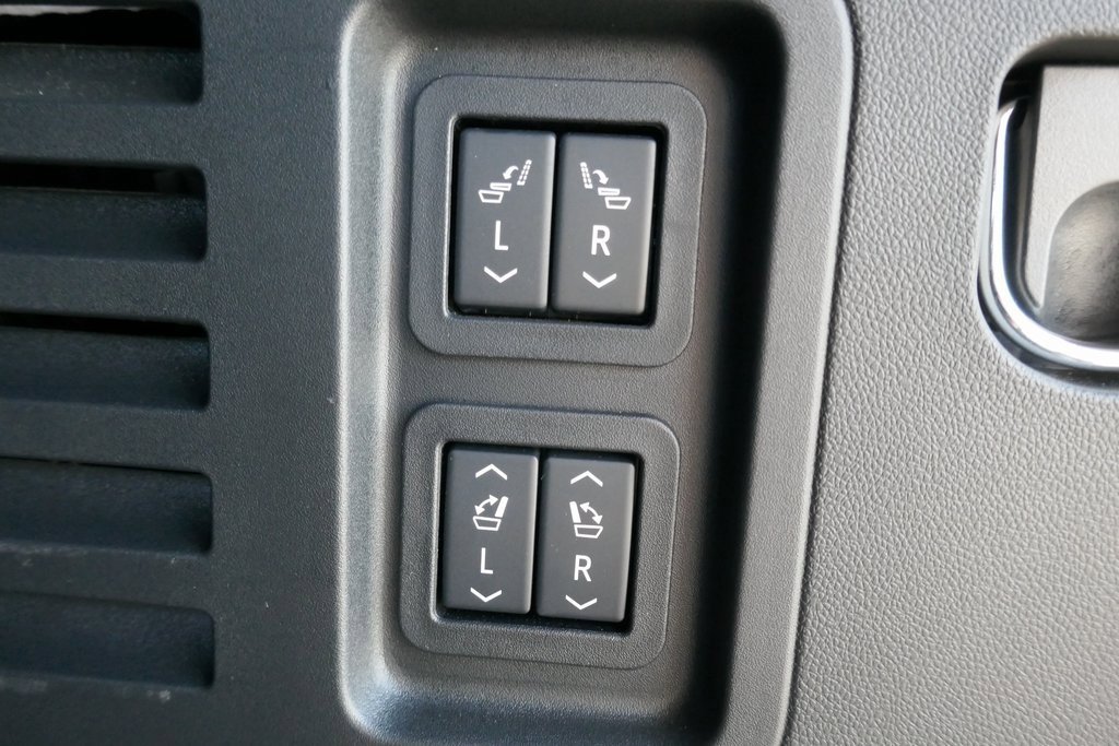 Certified 2025 Chevrolet Traverse RS image 18