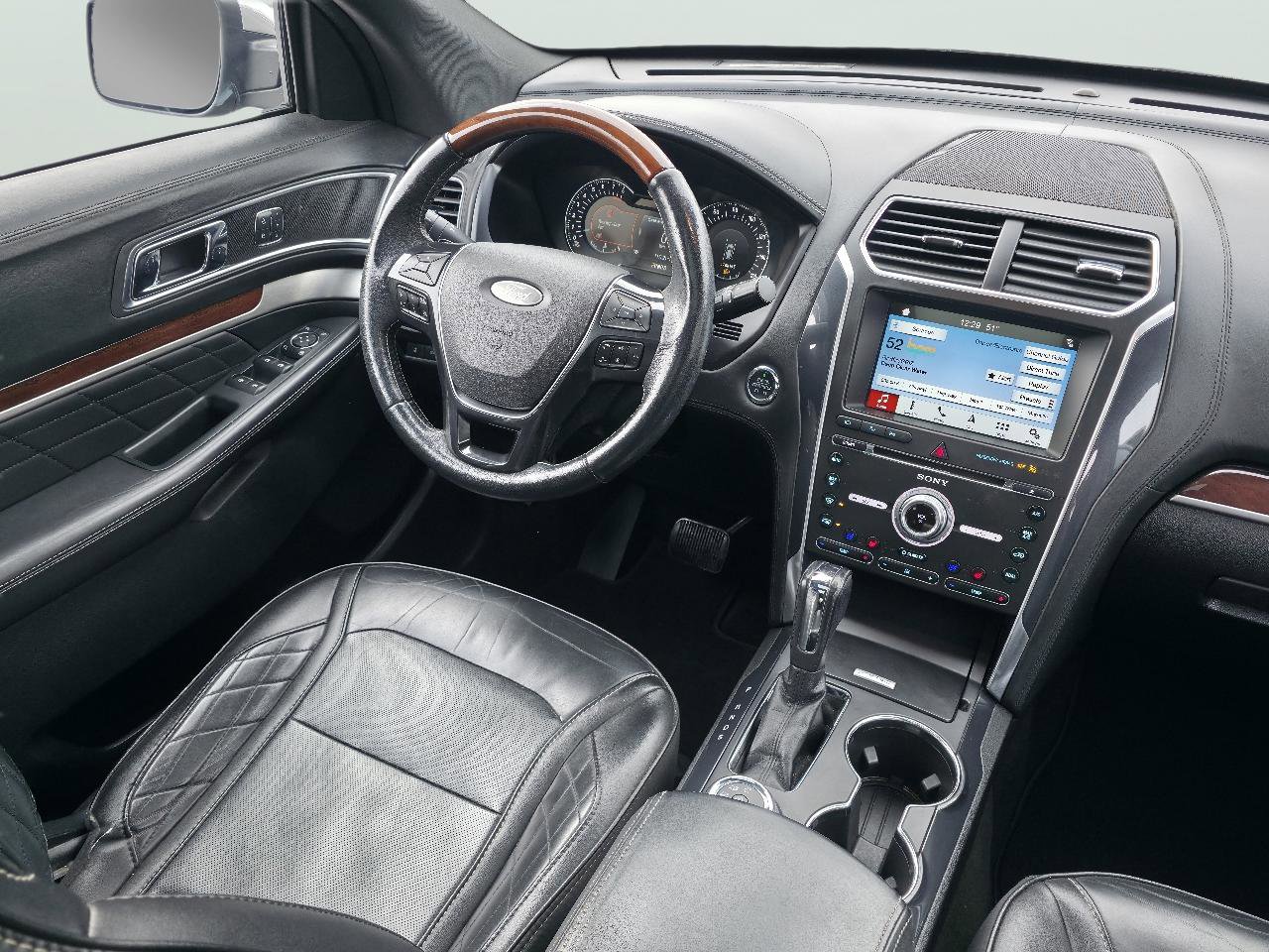 Used 2018 Ford Explorer Platinum image 20