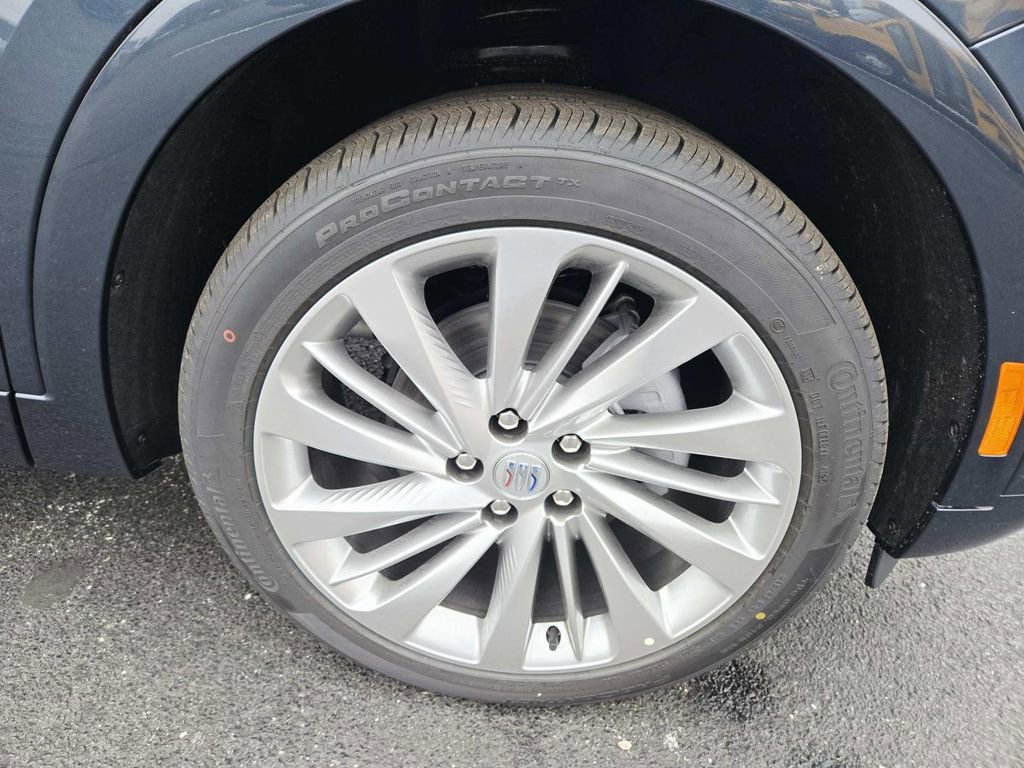 New 2026 Buick Envision Avenir image 17