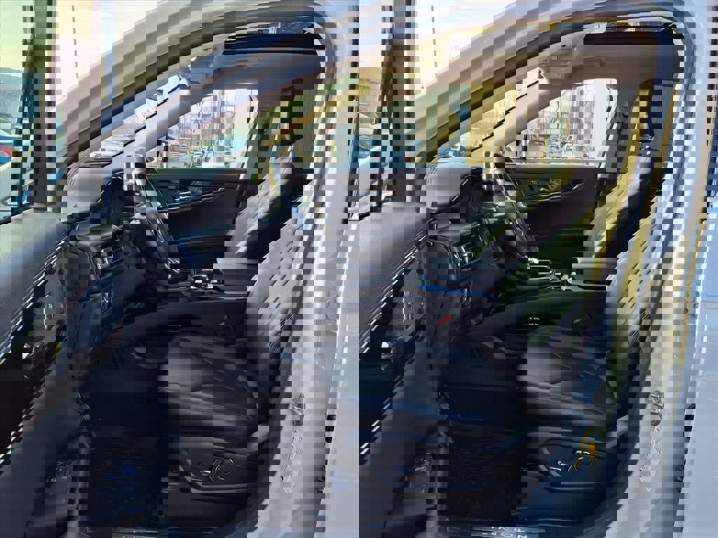 Used 2023 Lincoln Nautilus Reserve w/ Equipment Group 201A image 14