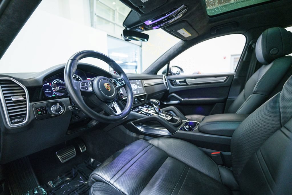Used 2020 Porsche Cayenne Turbo AWD/4WD image 4