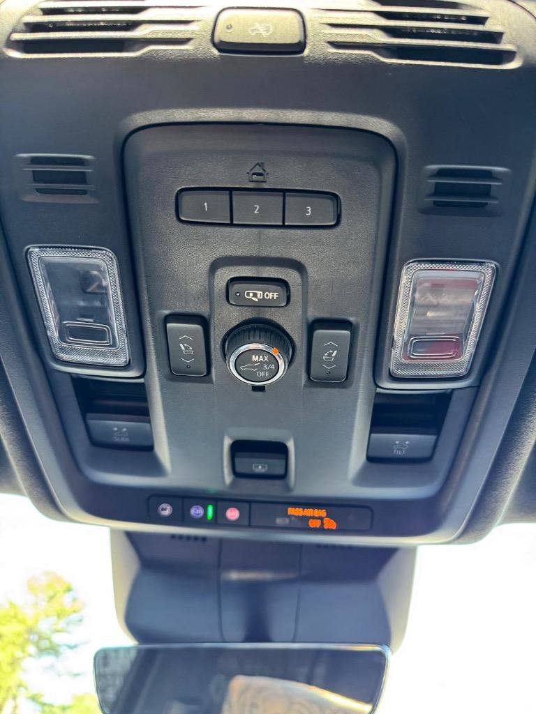 Used 2023 Cadillac Escalade ESV V image 22