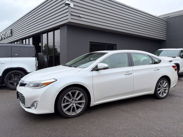Used 2015 Toyota Avalon XLE Touring FWD image 5