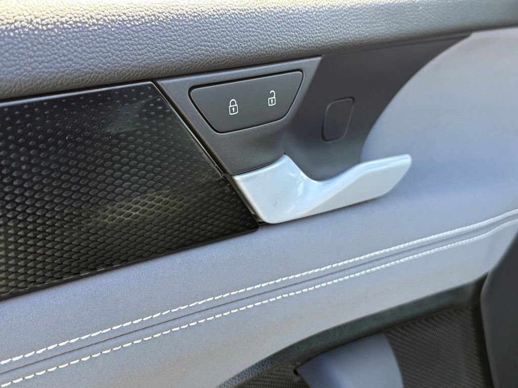 New 2026 Volkswagen Tiguan SE R-Line image 10