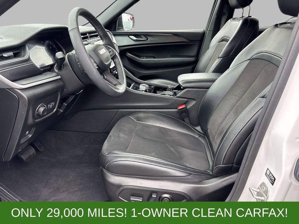 Used 2023 Jeep Grand Cherokee Altitude AWD/4WD image 4
