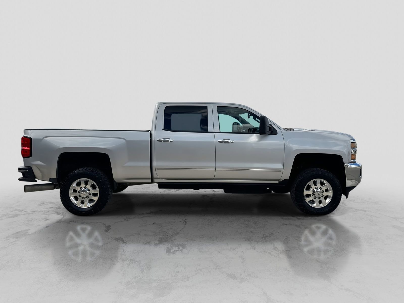 Used 2015 Chevrolet Silverado 2500 LTZ w/ Duramax Plus Package AWD/4WD image 9