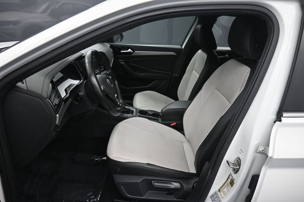 Used 2020 Volkswagen Jetta R-Line w/ R-Line Cold Weather Package FWD image 19