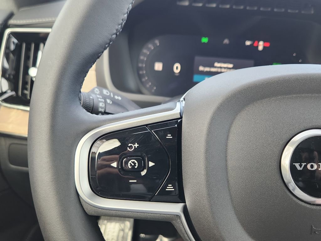 New 2026 Volvo XC90 T8 Plus w/ Protection Package Premier image 15