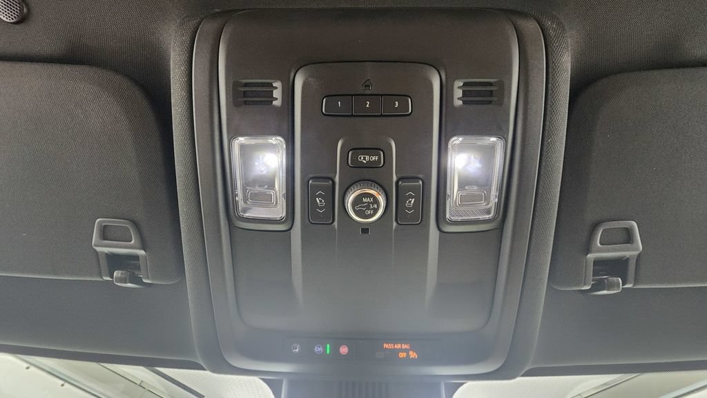 Used 2024 Chevrolet Tahoe Premier AWD/4WD image 34