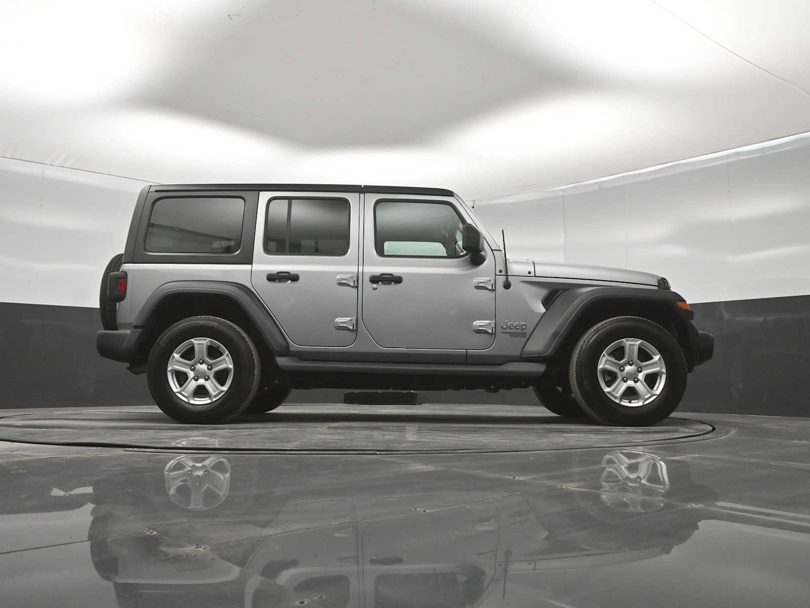 Used 2018 Jeep Wrangler Unlimited Sport S AWD/4WD image 39
