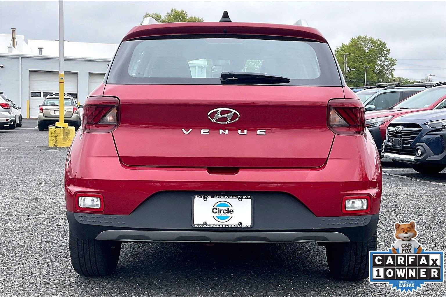 Used 2022 Hyundai Venue Limited w/ Cargo Package FWD image 4