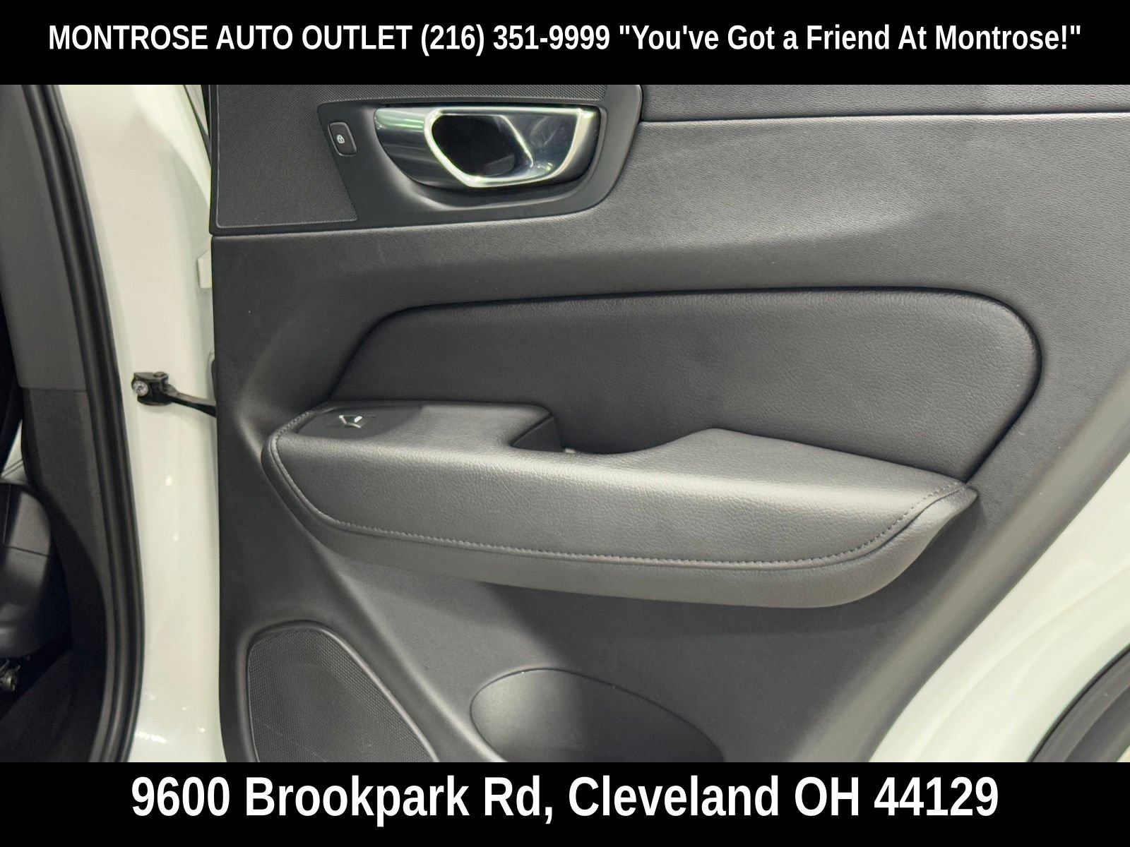 Used 2021 Volvo XC60 T5 Momentum w/ Protection Package AWD/4WD image 47