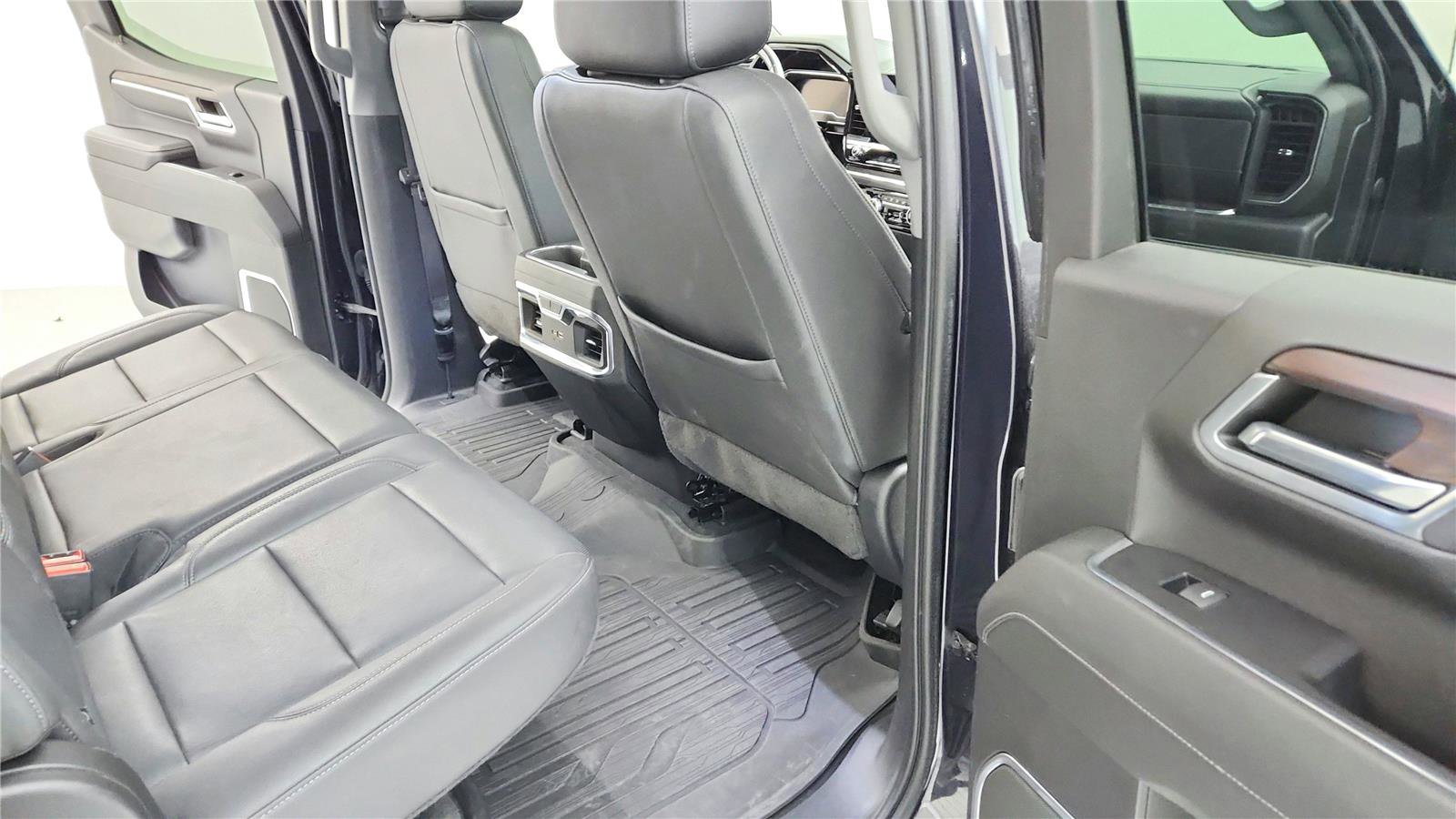 Used 2022 GMC Sierra 1500 SLT w/ SLT Convenience Package AWD/4WD image 22