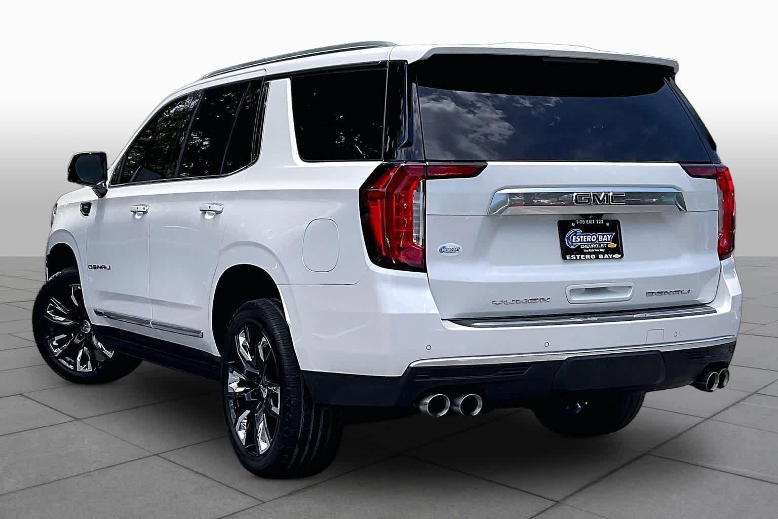 Used 2021 GMC Yukon Denali w/ Denali Premium Package RWD image 12