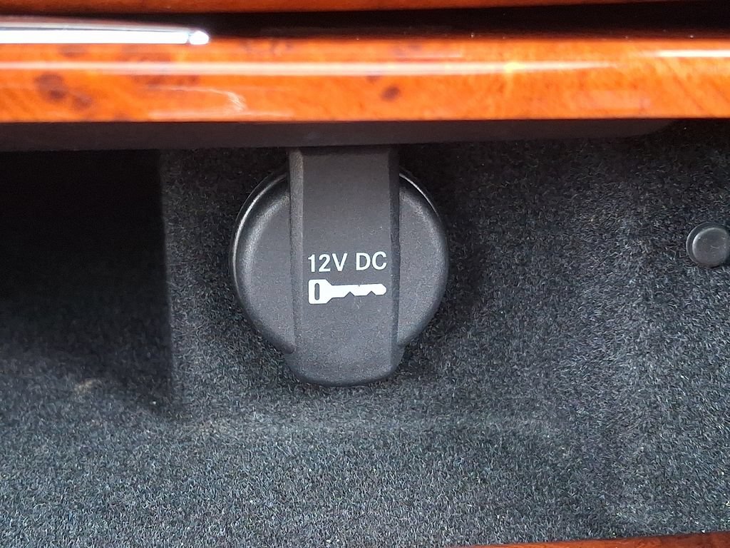 Used 2013 Chrysler 300 w/ Driver Convenience Group RWD image 27