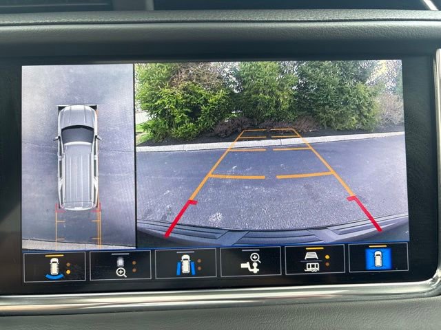 Used 2021 GMC Yukon Denali w/ Advanced Technology Package image 39