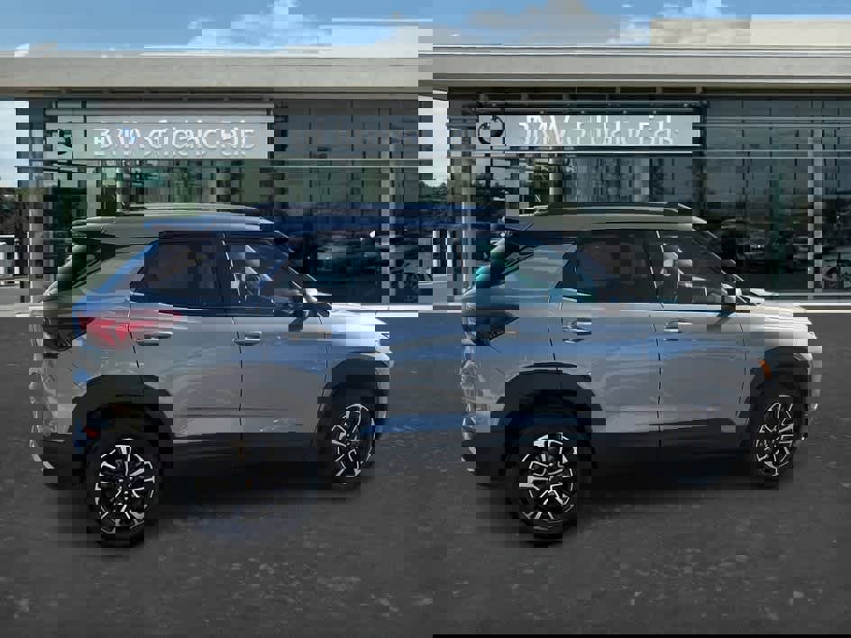 Used 2025 Chevrolet TrailBlazer LT image 9