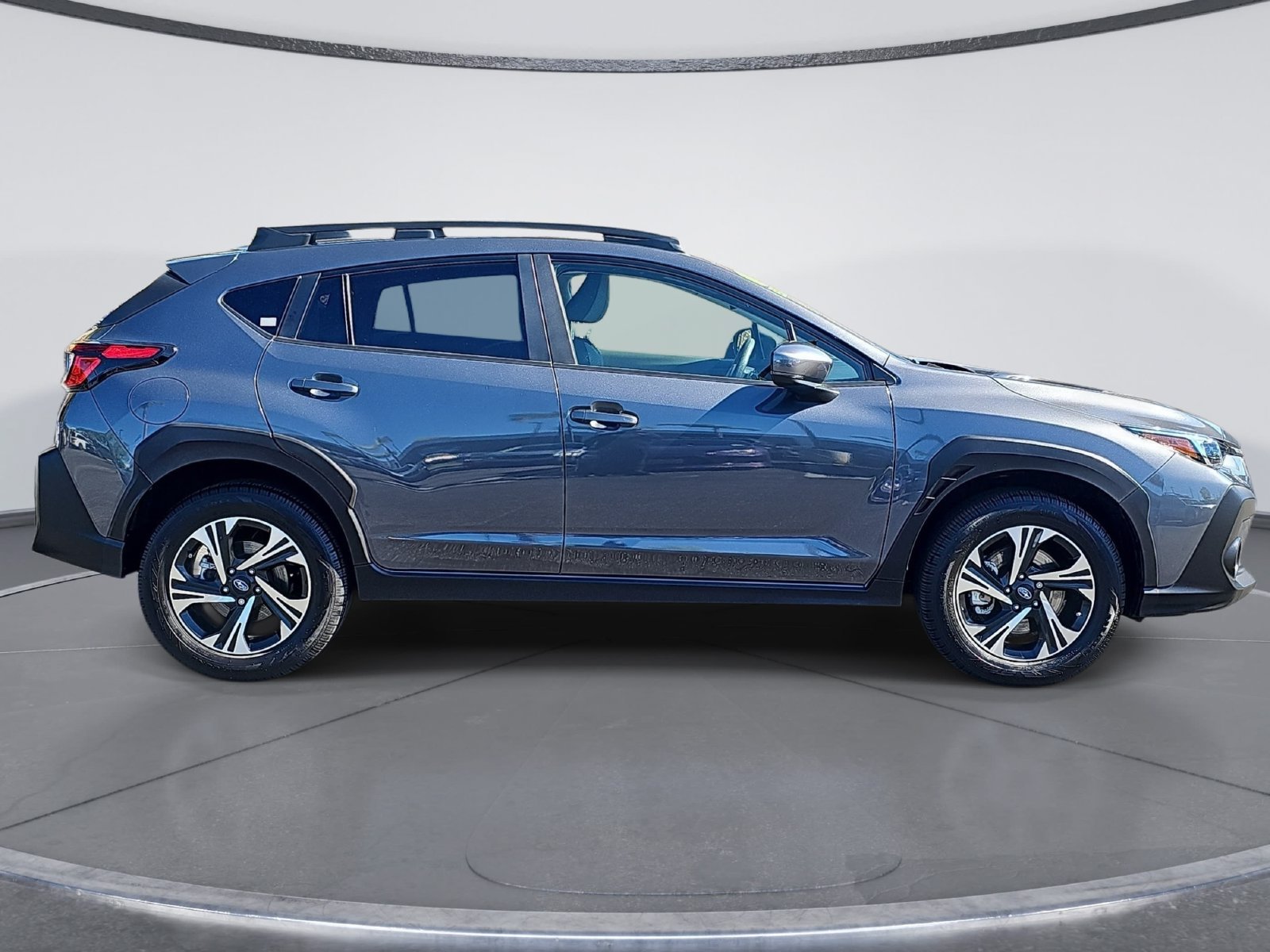 Used 2024 Subaru Crosstrek 2.0i Premium w/ Crosstrek Mirror Package AWD/4WD image 2